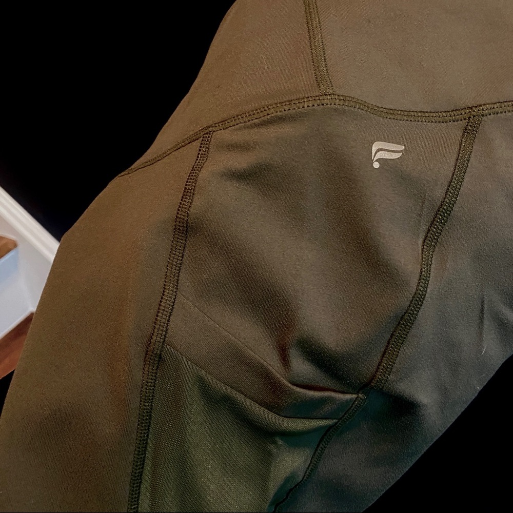 Fabletics Powerhold Capri leggings